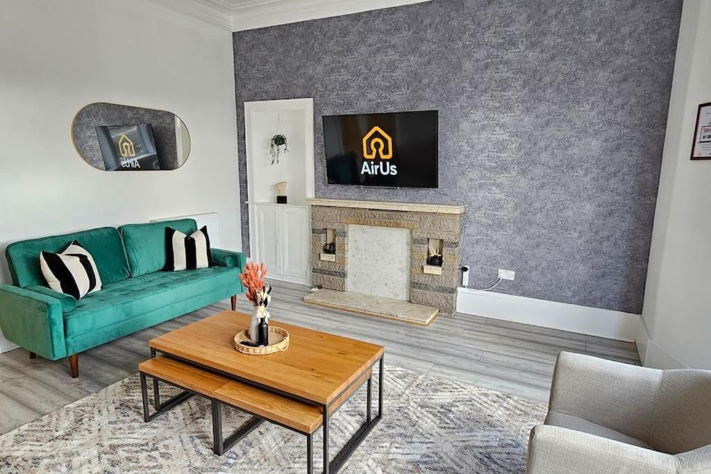 Spacious Haven With Free Parking Glasgow Exterior foto